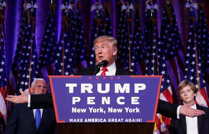 Trump discursa para seus apoiadores após a confirmação de sua vitória na eleição presidencial (FOTO: Chip Somodevilla/Getty Images/AFP)