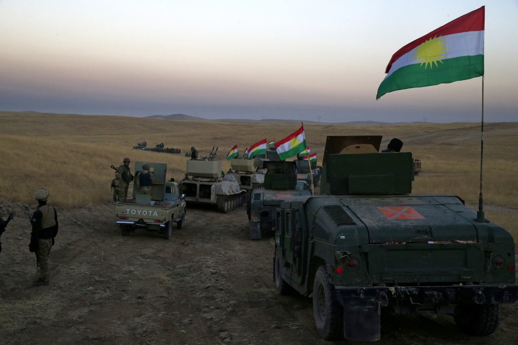 Forças curdas avançam em direção a Mossul durante operação para retomar controle da cidade (AP Photo/Bram Janssen)