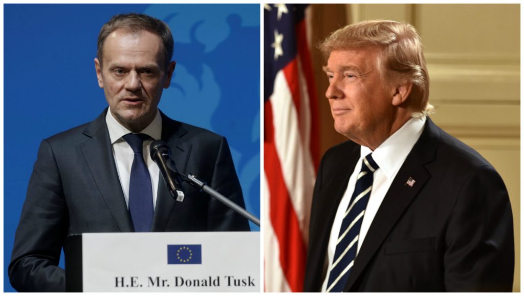 Donald Tusk (E) alertou colegas europeus para consequências do governo de Donald Trump (REUTERS/Ints Kalnins; AFP PHOTO / Nicholas Kamm)