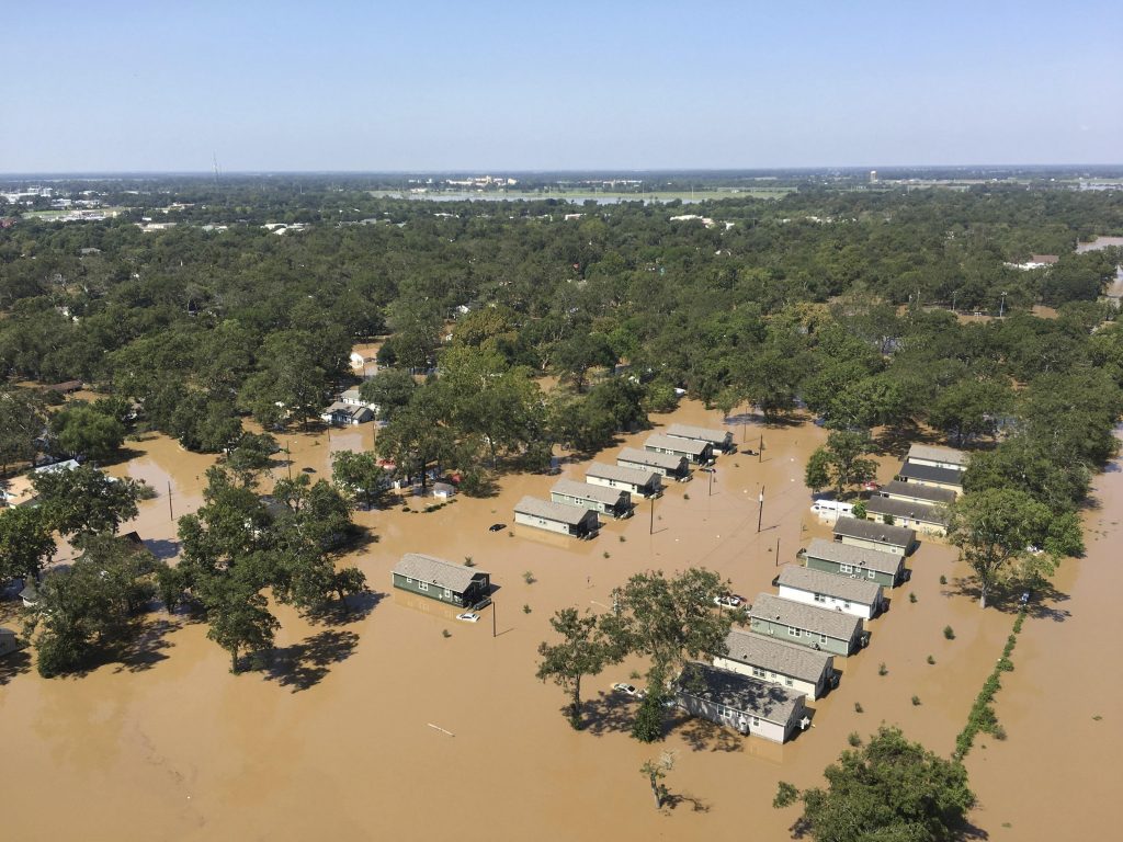 Os efeitos da tempestade tropical Harvey continuam afetando a vida da população do Texas (Foto: EFE/Us Coast Guard/Petty Officer)