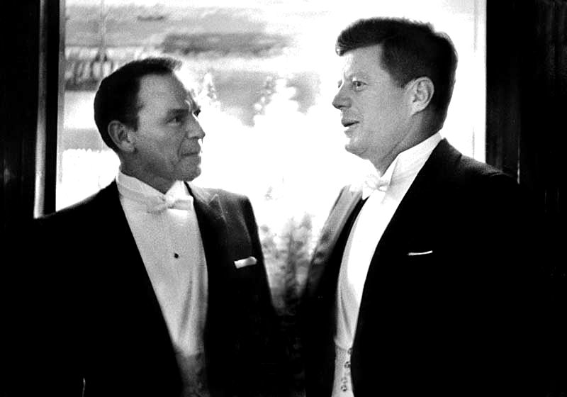Sinatra e JFK em 1961, na festa mais badalada da história de Washington