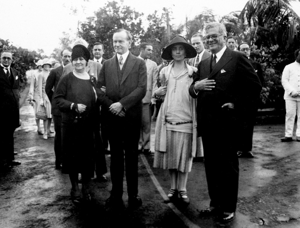Em Havana, Silent Cal e a primeira-dama dos EUA, Grace Coolidge, ao lado de Gerardo Machado e sua mulher, Elvira (AP)