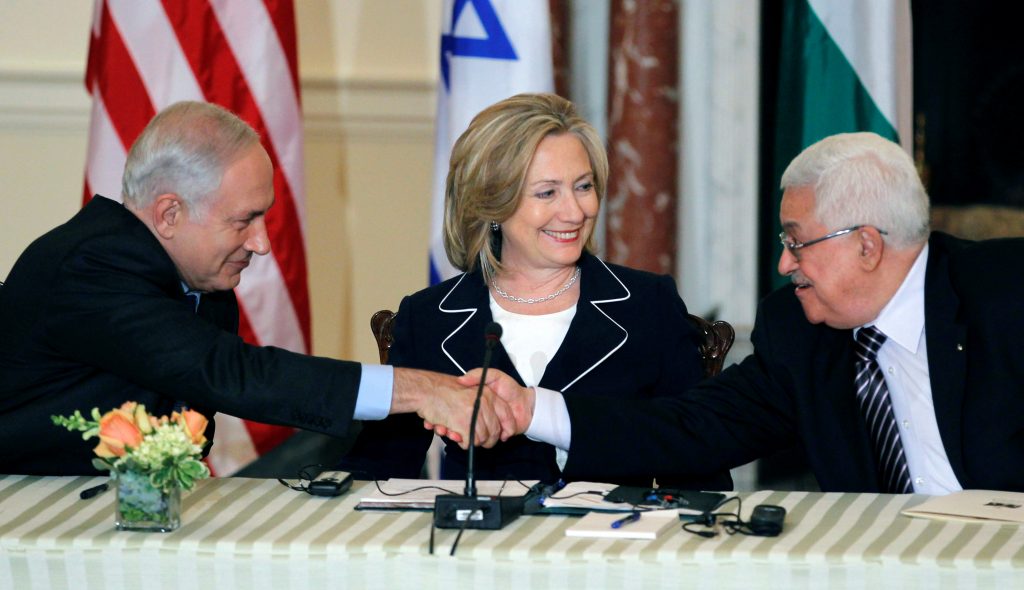 Ex-secretário de Estado, Hillary Clinton tem enfatizado que vai defender os interesses de Israel (Foto: Jason Reed/ Reuters)