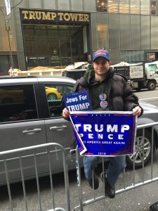 NOVA YORK/USA INTERNACIONAL 12-11-2016 Legenda: O israelense Joseph Rosenberg não votou por viver de maneira irregular nos EUA, mas apoiou Trump desde o início. 