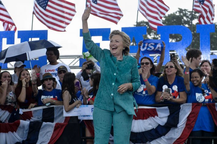 Candidata democrata à presidência dos EUA, Hillary Clinton faz campanha na Filadélfia (Foto: AFP PHOTO / Brendan Smialowski)