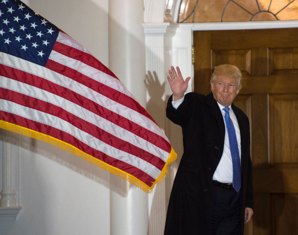 Donald Trump voltou a usar o Twitter para criticar a imprensa americana (AFP PHOTO / DON EMMERT)