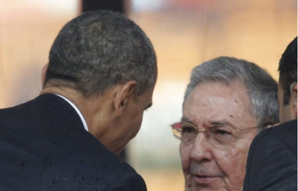 Barack Obama e Raul Castro em 2013