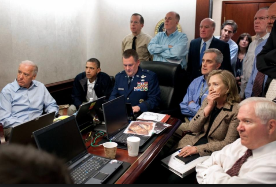 Obama acompanha com assessores na Casa Branca ataque em Abbottabad, em maio de 2011