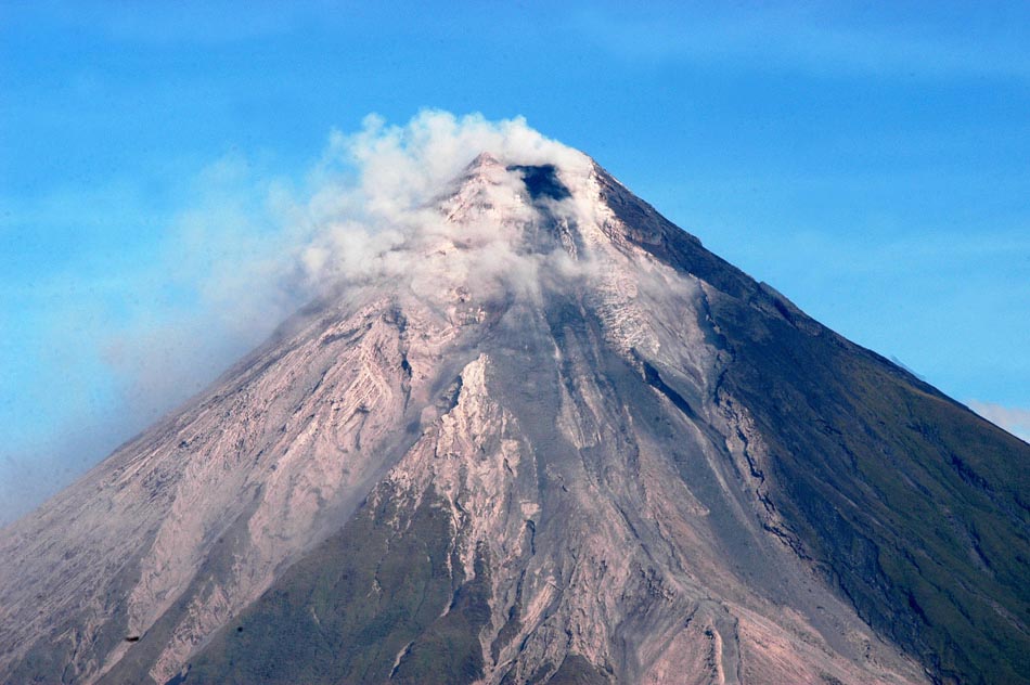 Vulcão Mayon é um dos mais ativos no país. Filipinas 15/12/2009. Foto: Nelson Salting/AP