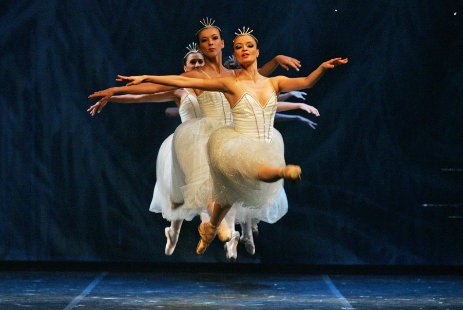 ‘Quebra Nozes’ conta com bailarinos convidados e artistas do Ballet do Theatro Municipal do Rio de Janeiro. Foto: TIAGO QUEIROZ/AE