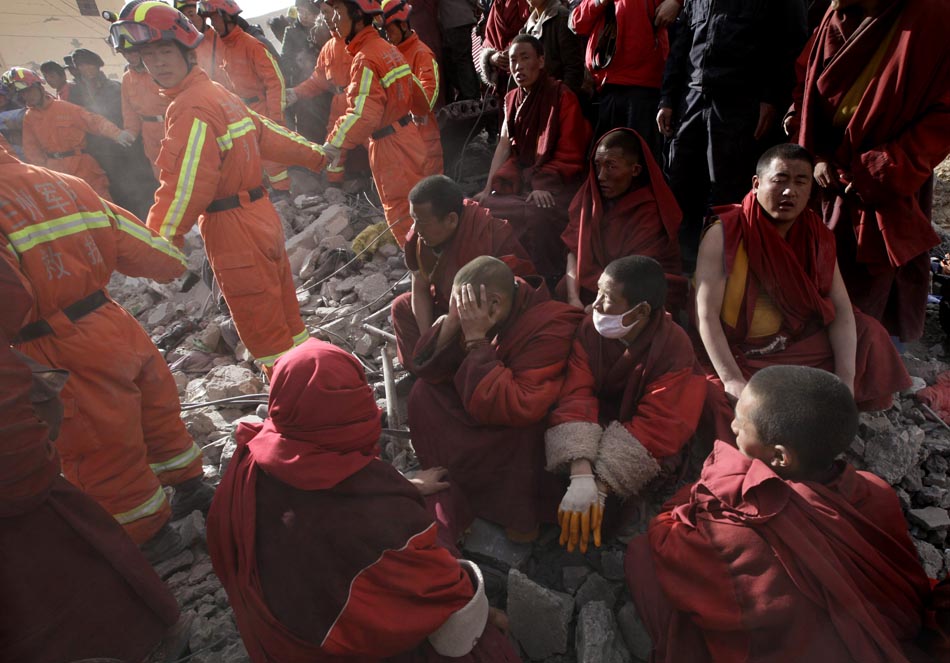 Maioria dos habitantes da região são de origem tibetana. Qinghai, 15/04/2010. Foto: Alfred Jin/Reuters