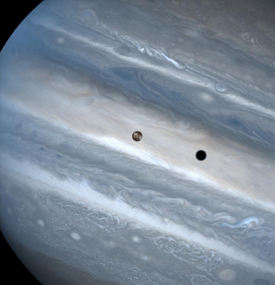 Júpiter e uma de suas luas. Foto: Nasa, AEE