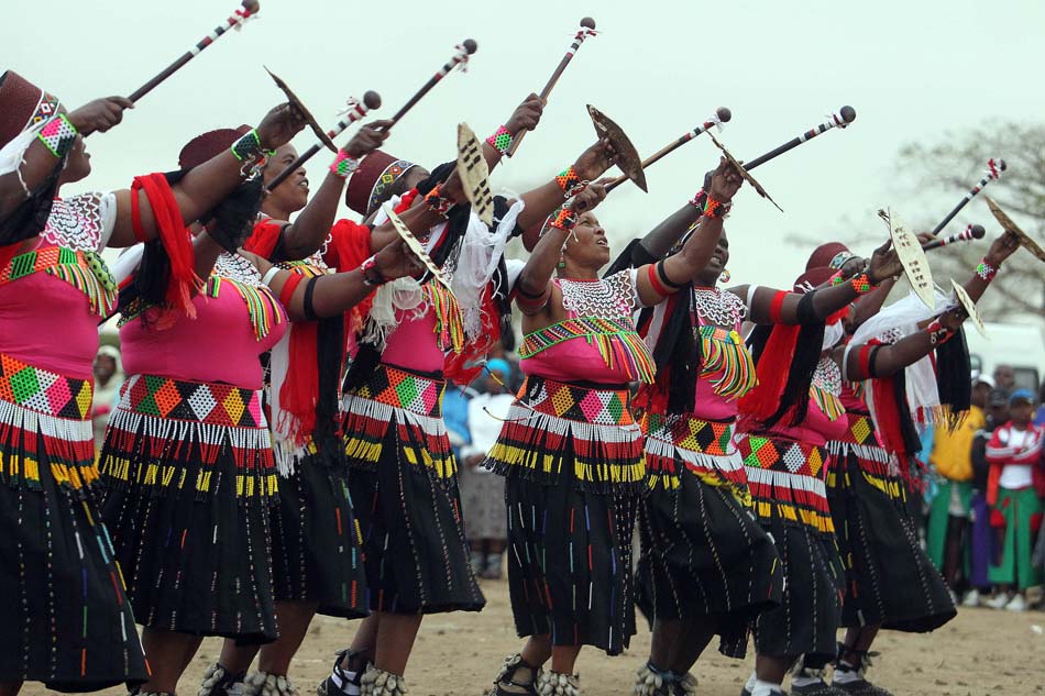 Grupos femininos participam da festa. Ulundi, província de KwaZulu-Natal. 09/06/2010. Foto: Evelson de Freitas/AE