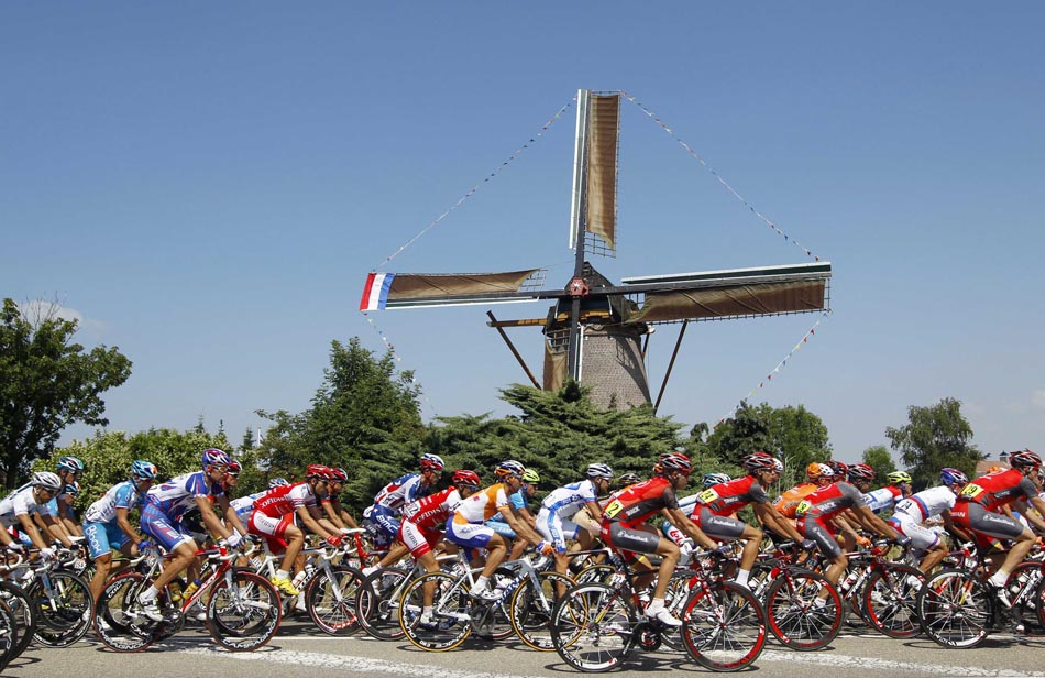 Primeiro trecho do Tour de France: de Rotterdam à Bruxelas, Bélgica. 04/07/2010. Foto:Bogdan Cristel/Reuters
