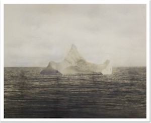Fotografia do iceberg que causou o naufrágio do Titanic foi leiloada por US$ 32.200
