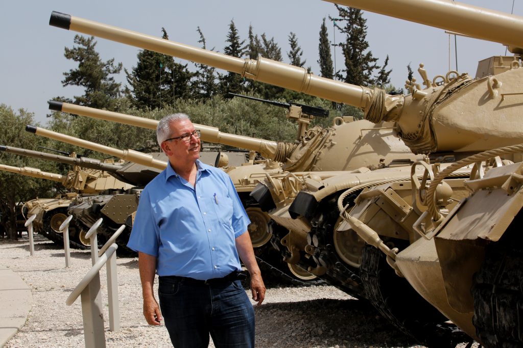 Ehud participou da tomada das Colinas de Golã e diz que alegria desapareceu após combate (AFP PHOTO / GIL COHEN-MAGEN)