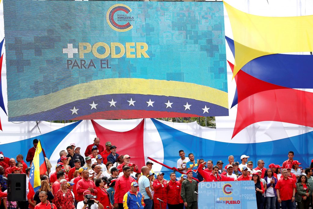 Maduro participa de comício para encerrar a campanha dos candidatos chavistas para a Assembleia Nacional Constituinte, na quinta-feira (REUTERS/Carlos Garcias Rawlins)