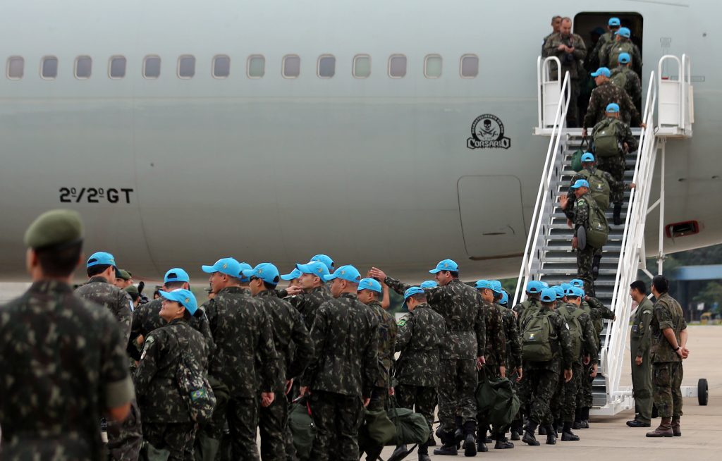 Soldados brasileiros embarcam em junho para última missão do país na Missão das Nações Unidas para a Estabilização do Haiti (Minustah) (Foto: REUTERS/Paulo Whitaker)